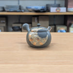 宗則 緑泥金彩菊彫 急須