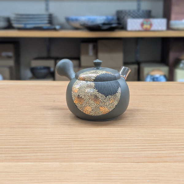 宗則 緑泥金彩菊彫 急須