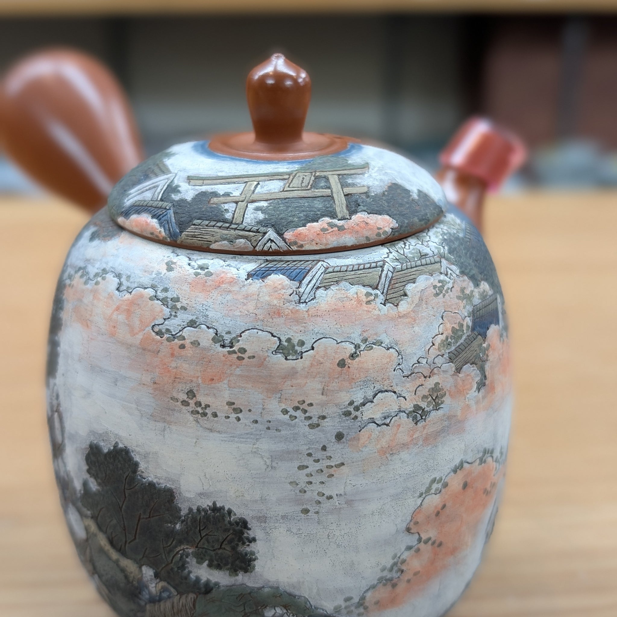 A long -established Japanese pottery store that handles