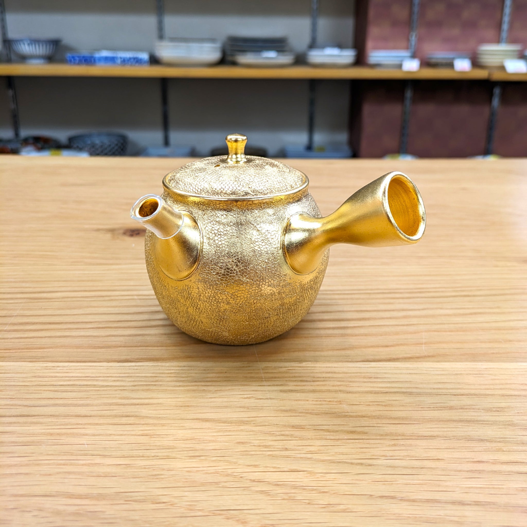 昭龍 金彩網目壺型 急須 – 浅草やま? 昭龍 金彩網目壺型 急須 – 浅草やま?